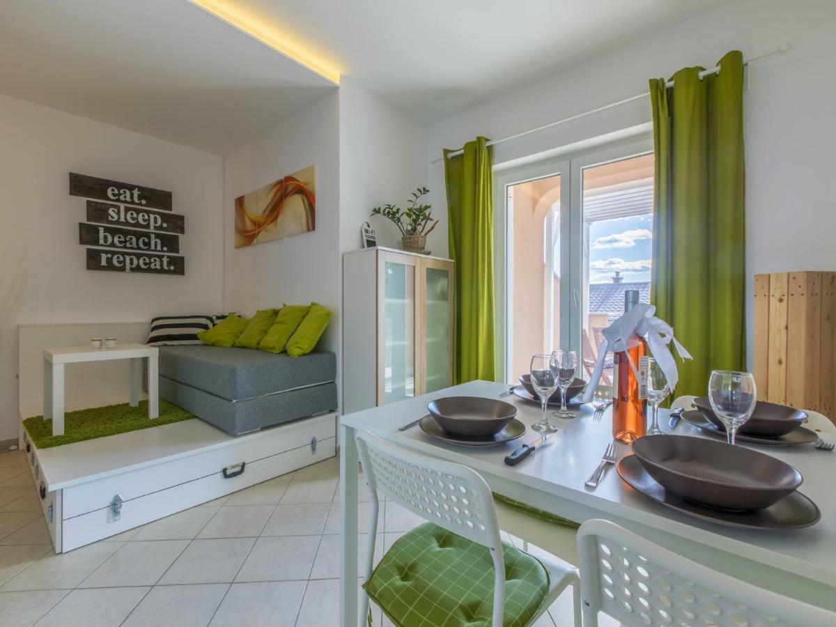 Apartment Color Green Dramalj Zimmer foto
